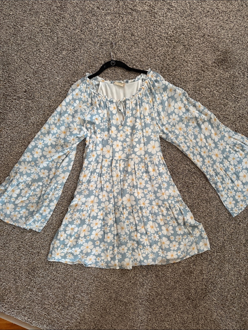 Womens Light Blue Daisy Print flared sleeves